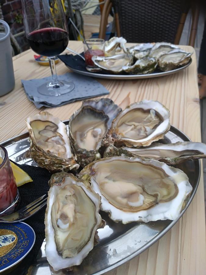 住宿与早餐Lamison Du Phare Honfleur Chambres D'Hotes Et Jacuzzi Prive Honflerur