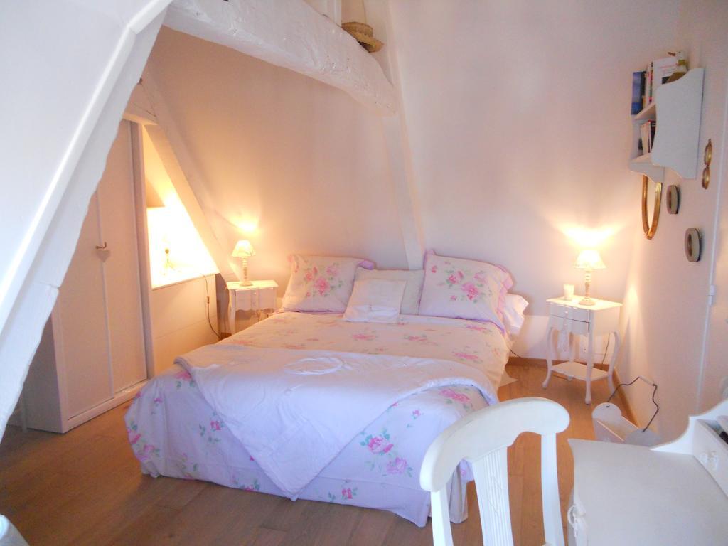 住宿与早餐Lamison Du Phare Honfleur Chambres D'Hotes Et Jacuzzi Prive 3*