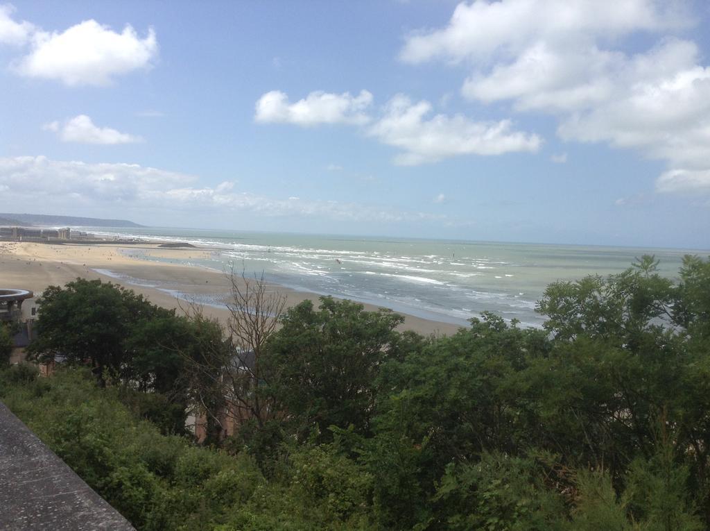 住宿与早餐Lamison Du Phare Honfleur Chambres D'Hotes Et Jacuzzi Prive Honflerur