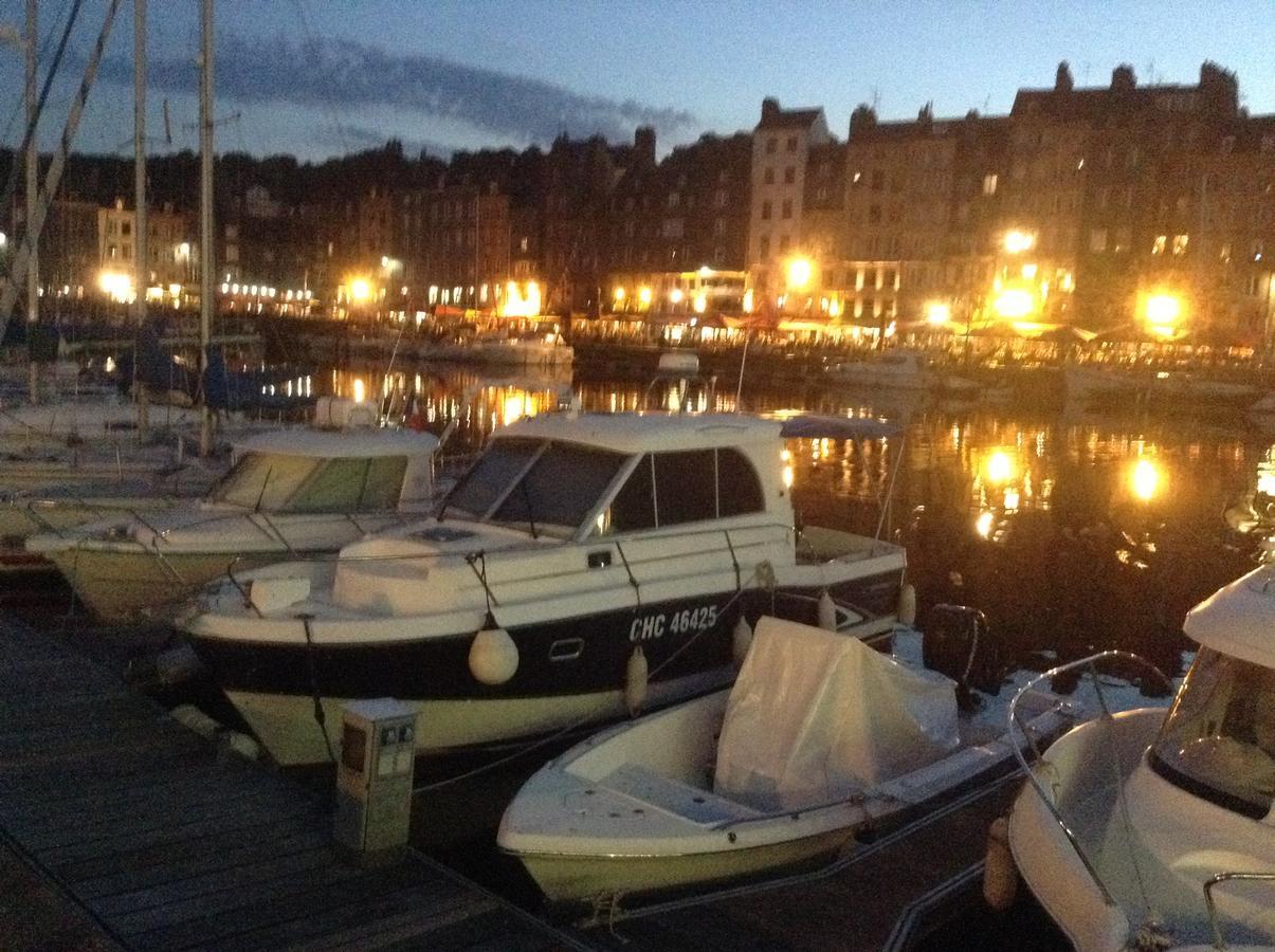 Lamison Du Phare Honfleur Chambres D'Hotes Et按摩浴缸Prive